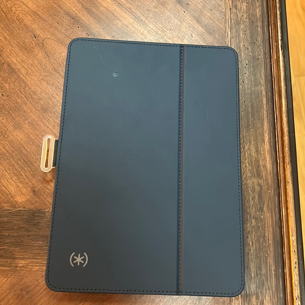 7.9” speck iPad case